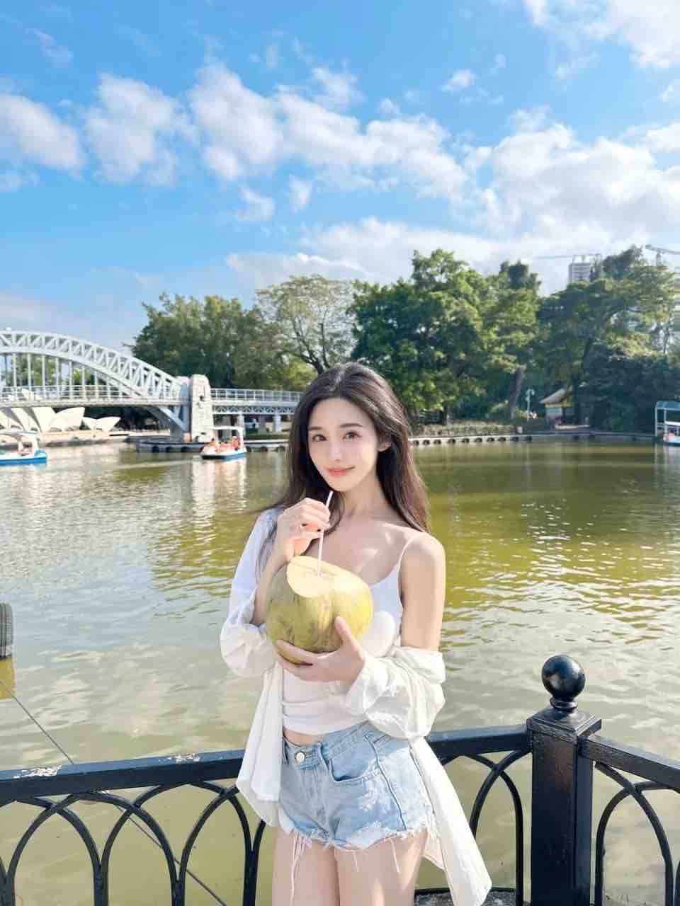 绝美尤物Jessalyn