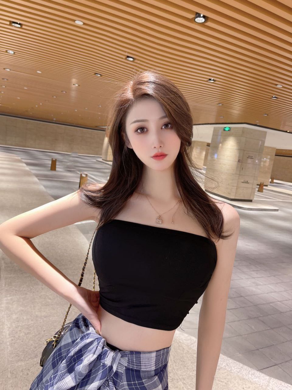 高级服装模特Inez