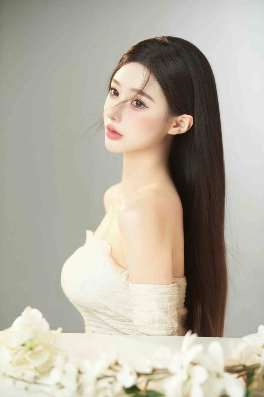 服装品牌签约模特Serilda