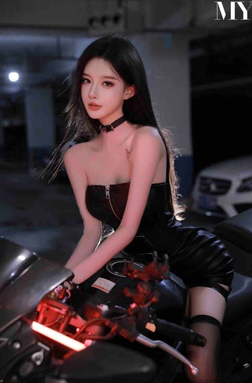 服装品牌签约模特Serilda