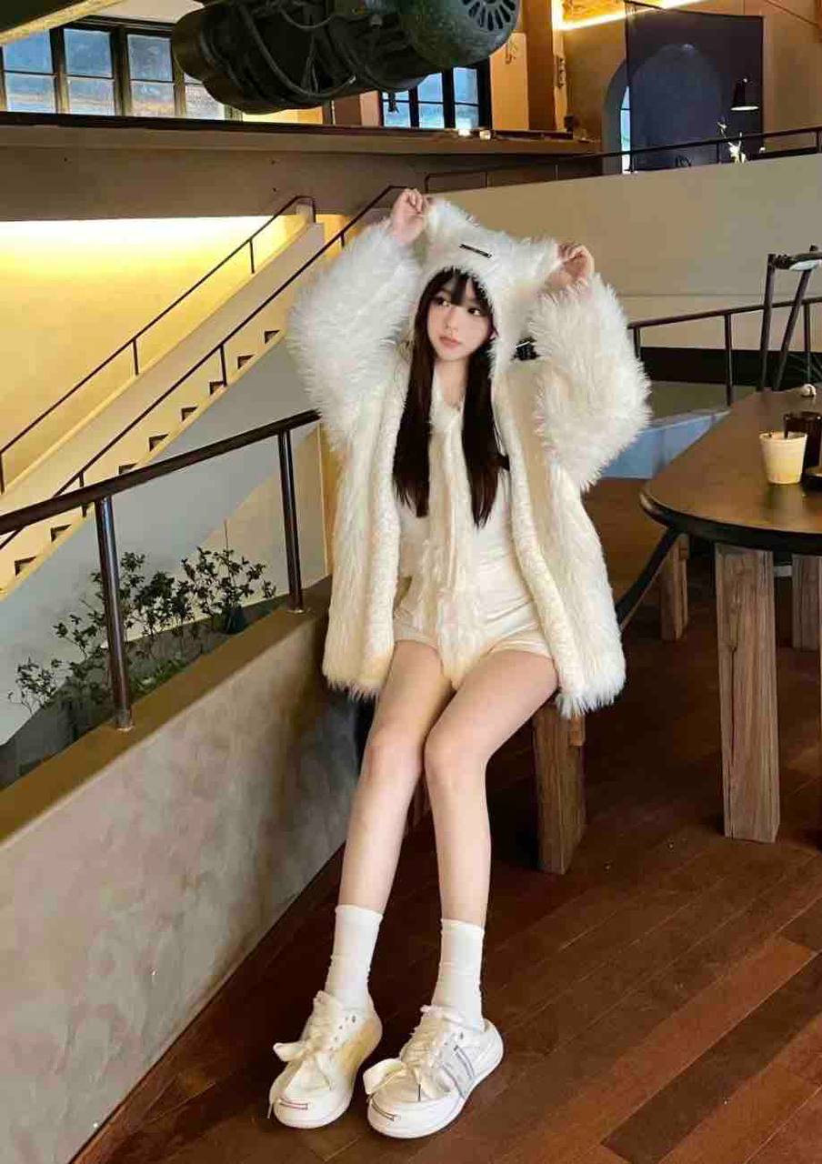 你的初恋女友Joelle