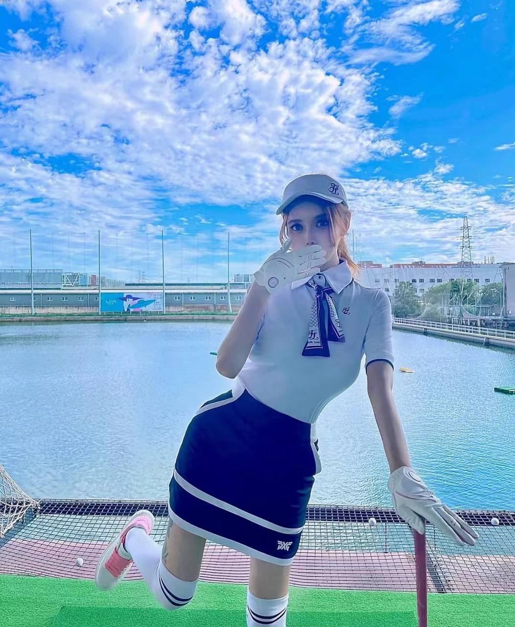 赛车女郎Belle
