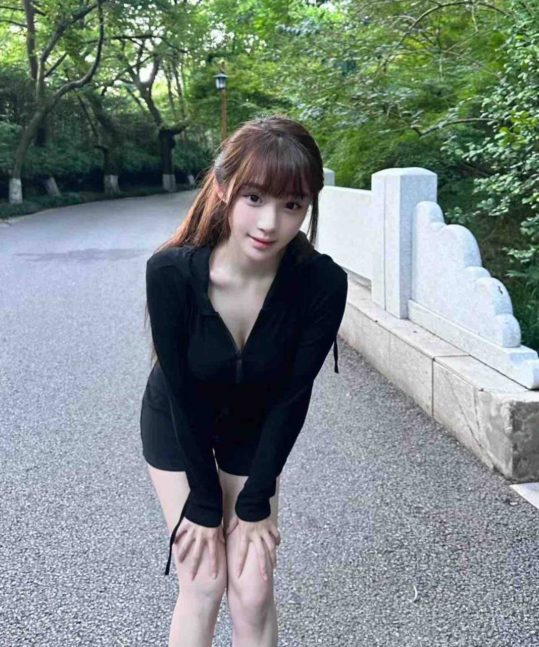 玲珑曲线身材Lysandra