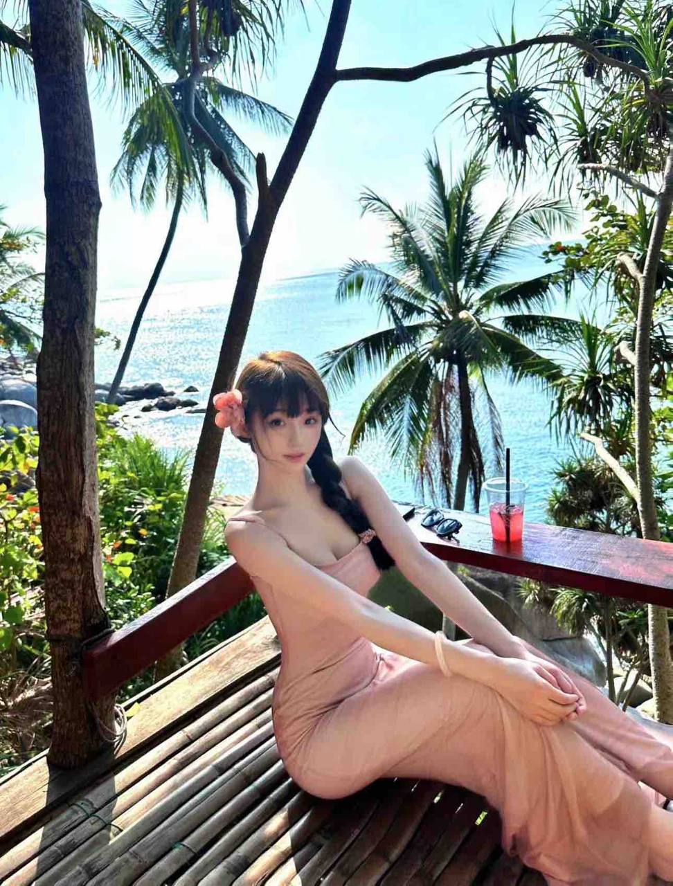 玲珑曲线身材Lysandra