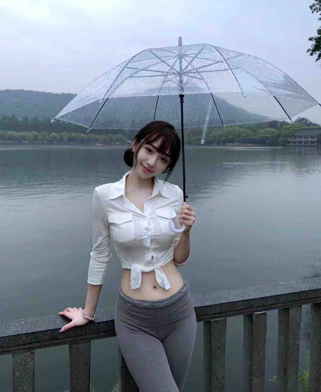 玲珑曲线身材Lysandra