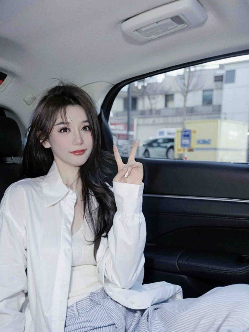 签约人气模特Aislinn