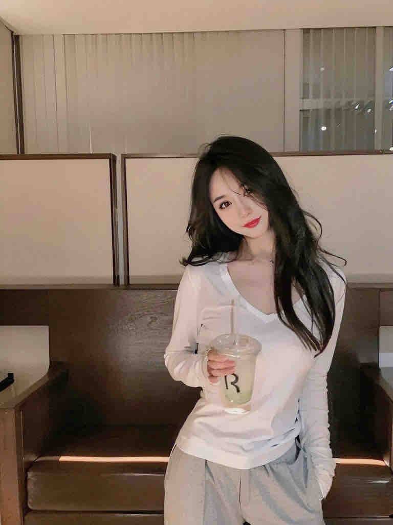 签约人气模特Aislinn