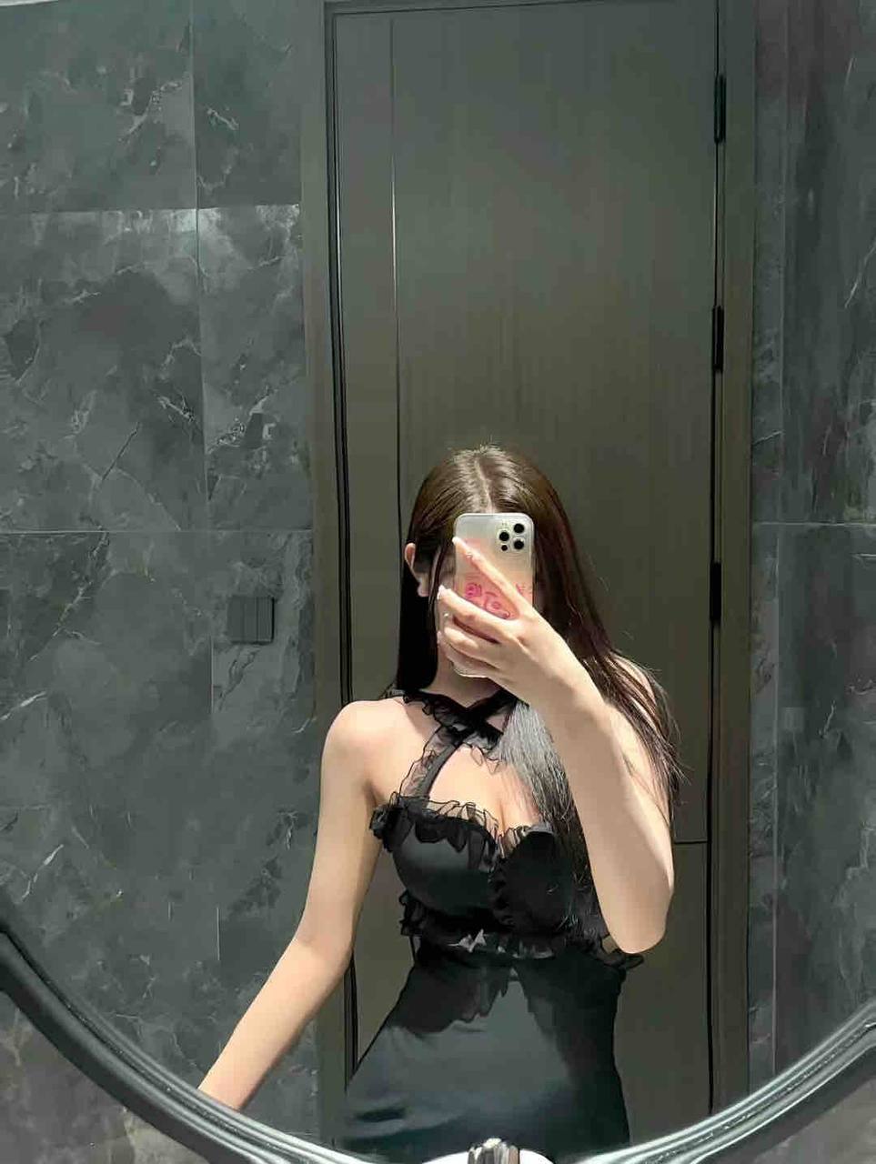 在校艺术生Arabella
