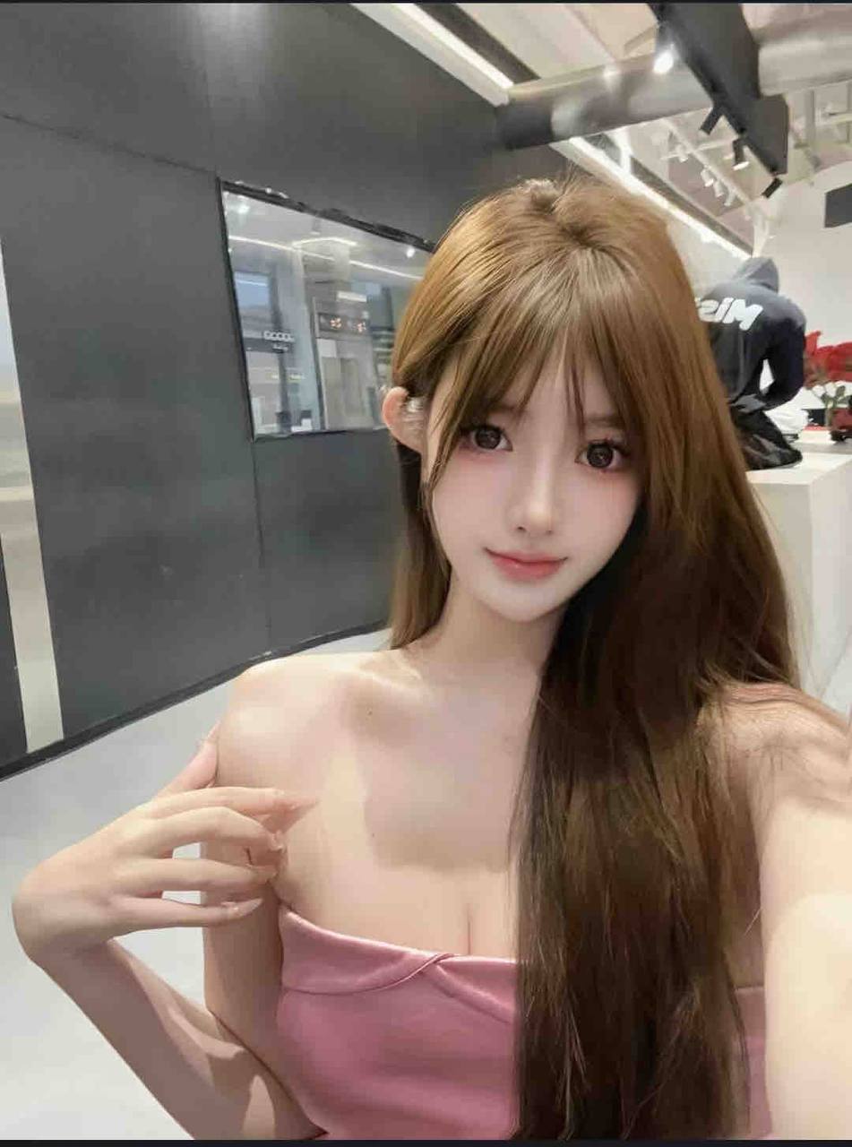 在校艺术生Arabella
