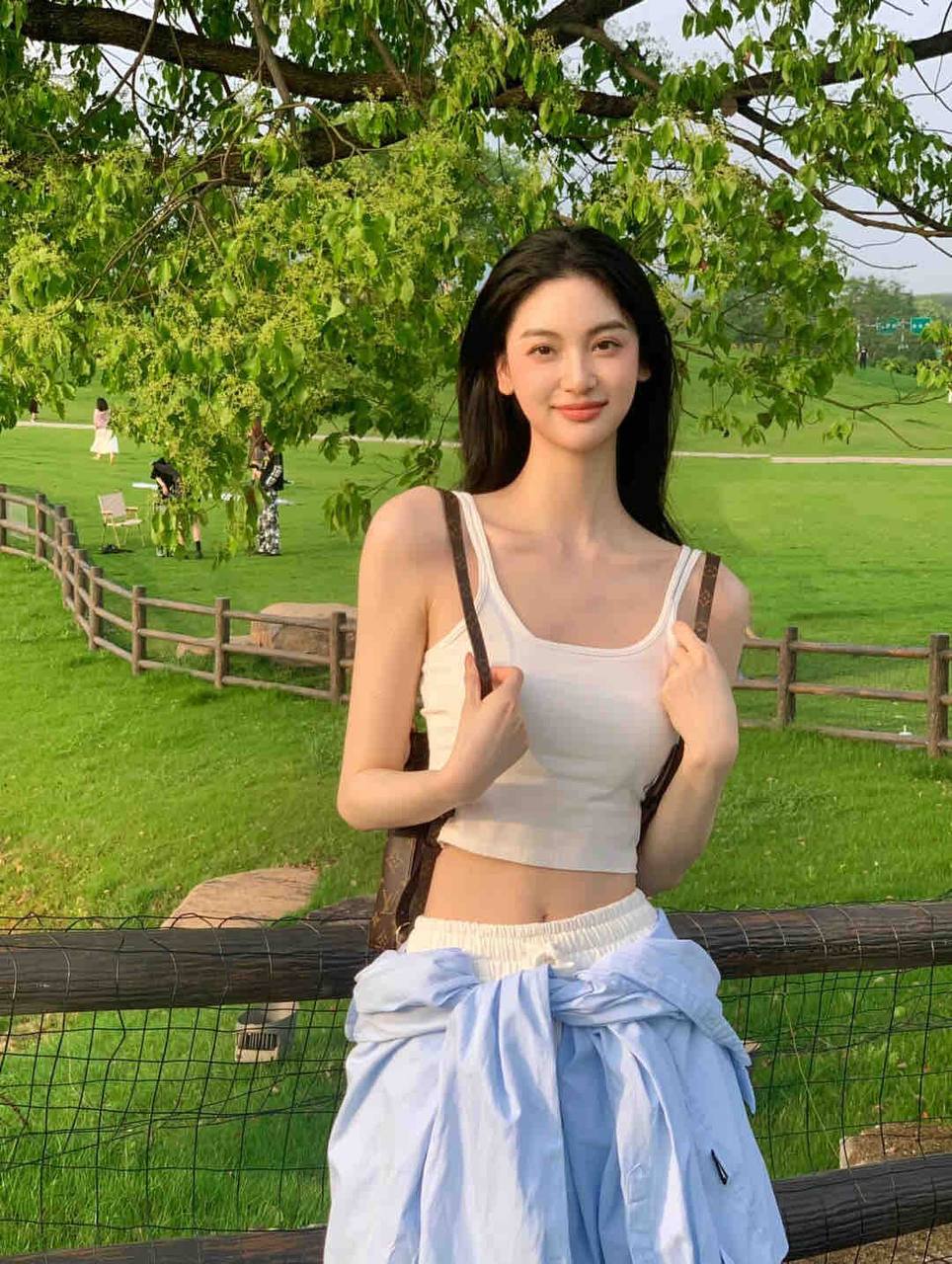 艺校校花Zuri