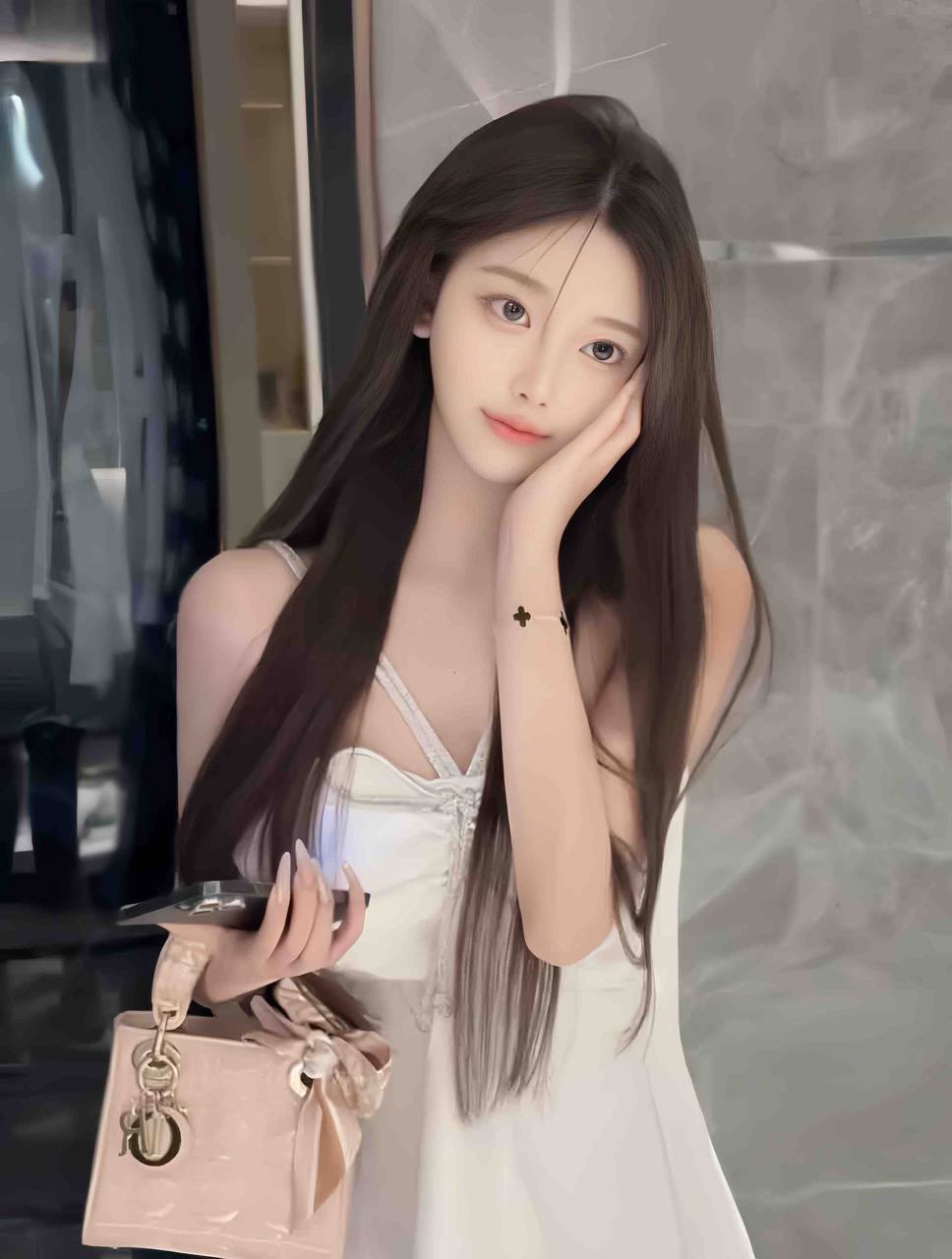 笑容迷人学妹Ava