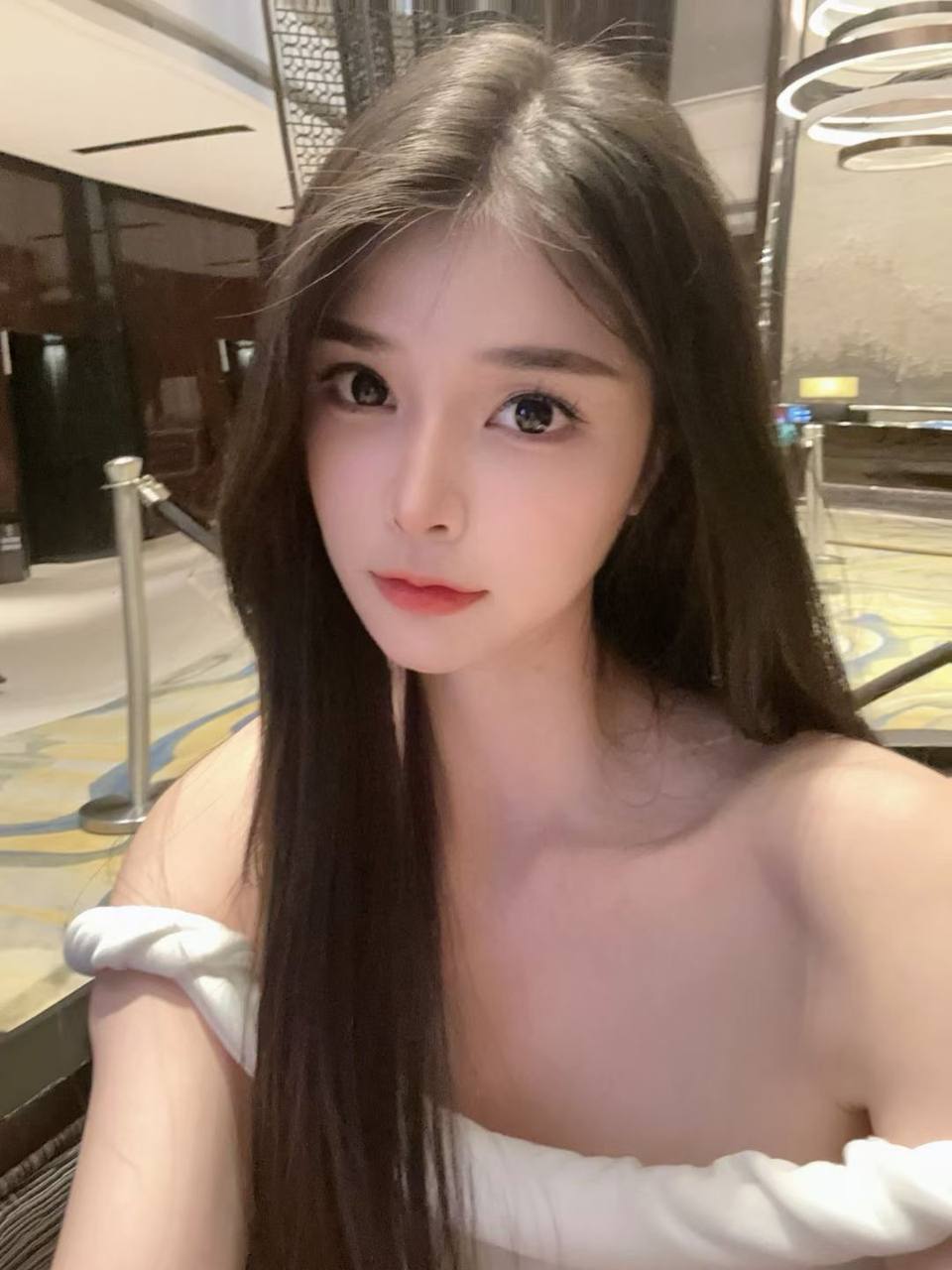 美术学院学生Tira