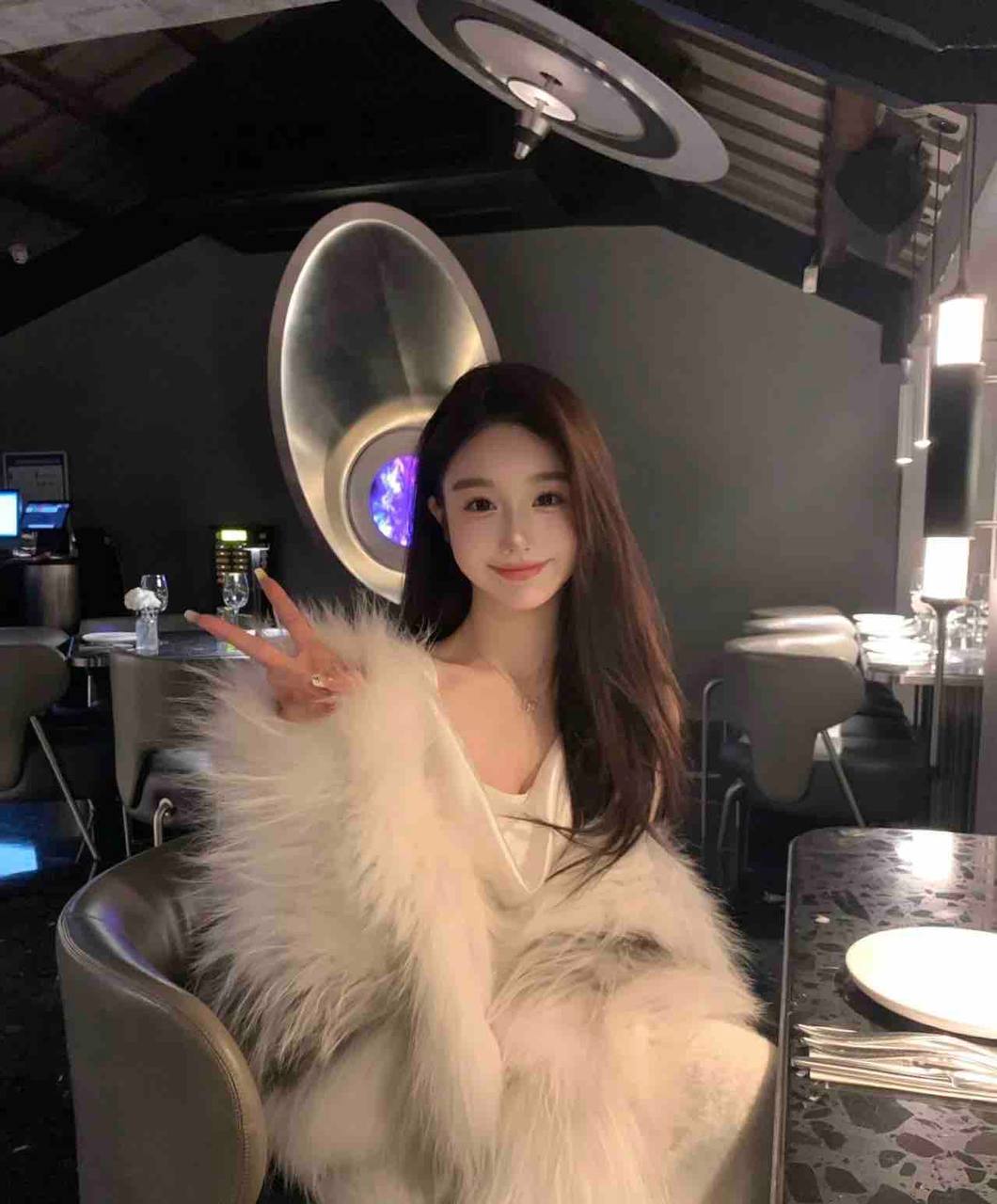 甜美性感网红主播恬瑶