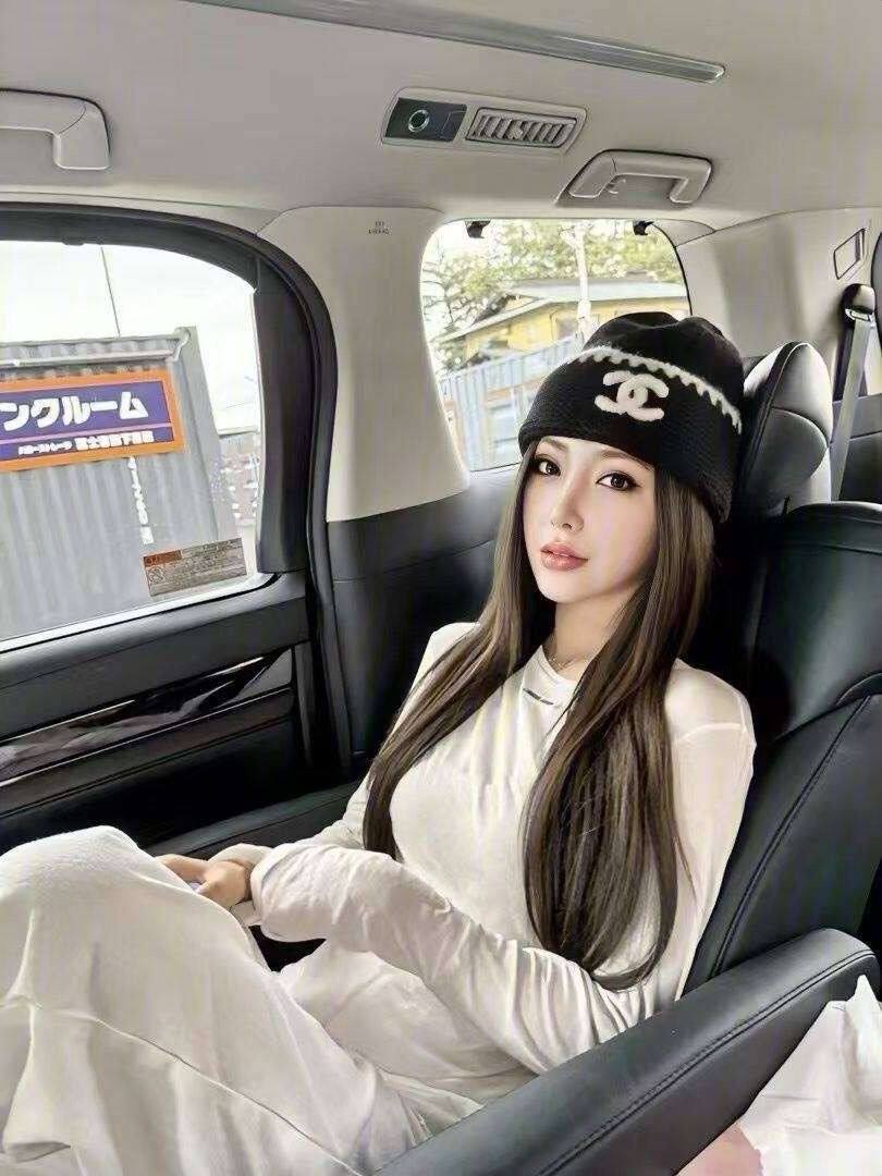 肌肤莹润模特彦怡