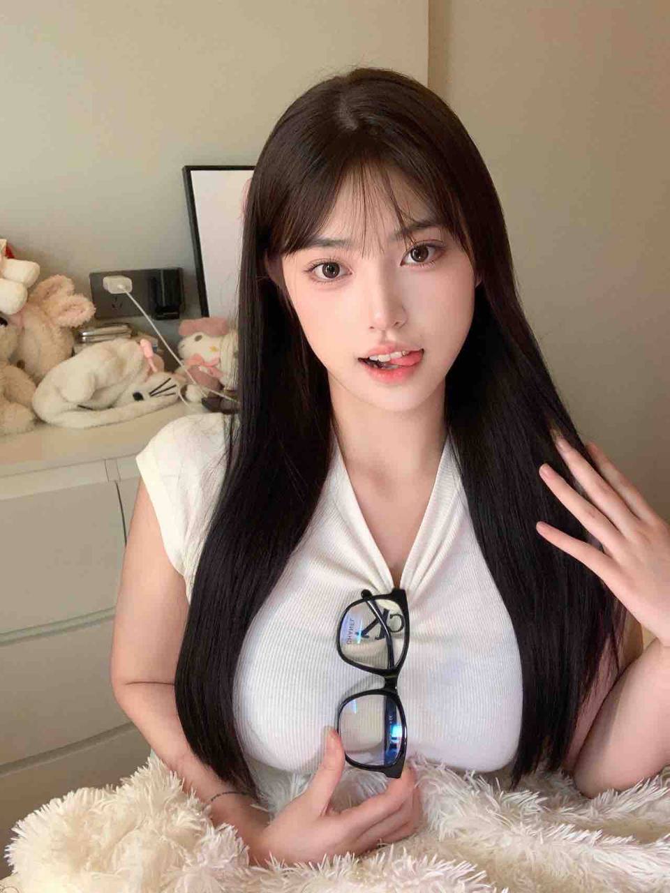 圈外天菜女友子萱