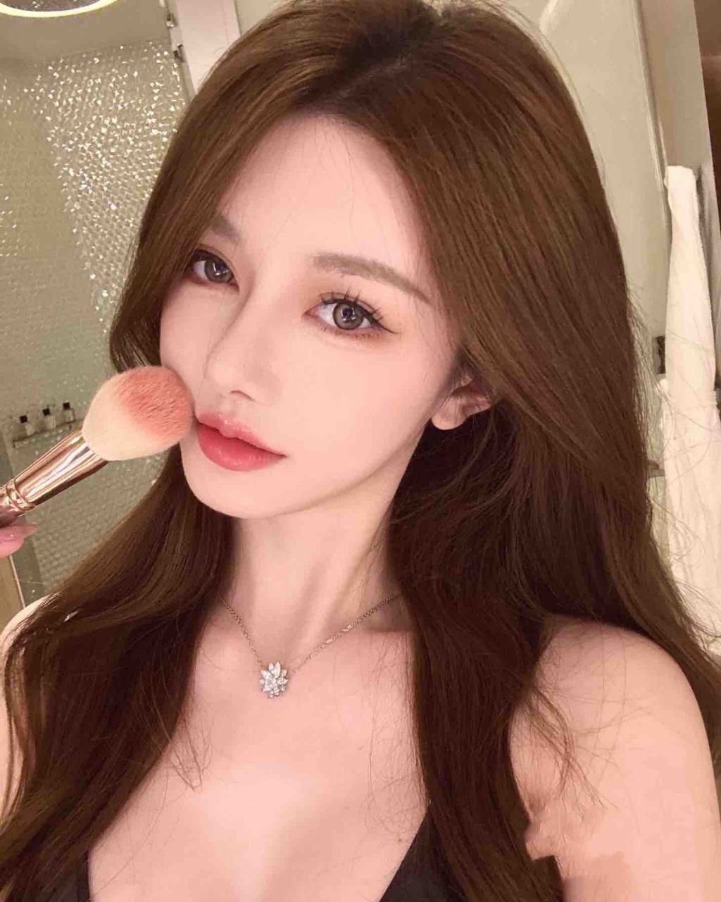 热情百变女友Miran
