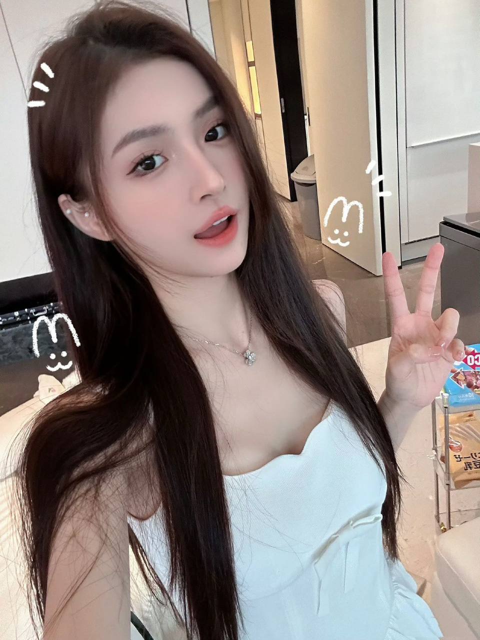 艺术系甜妹在读Yalyn
