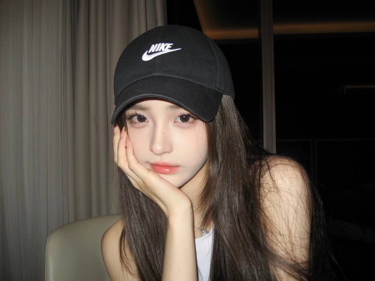 艺术系甜妹在读Yalyn