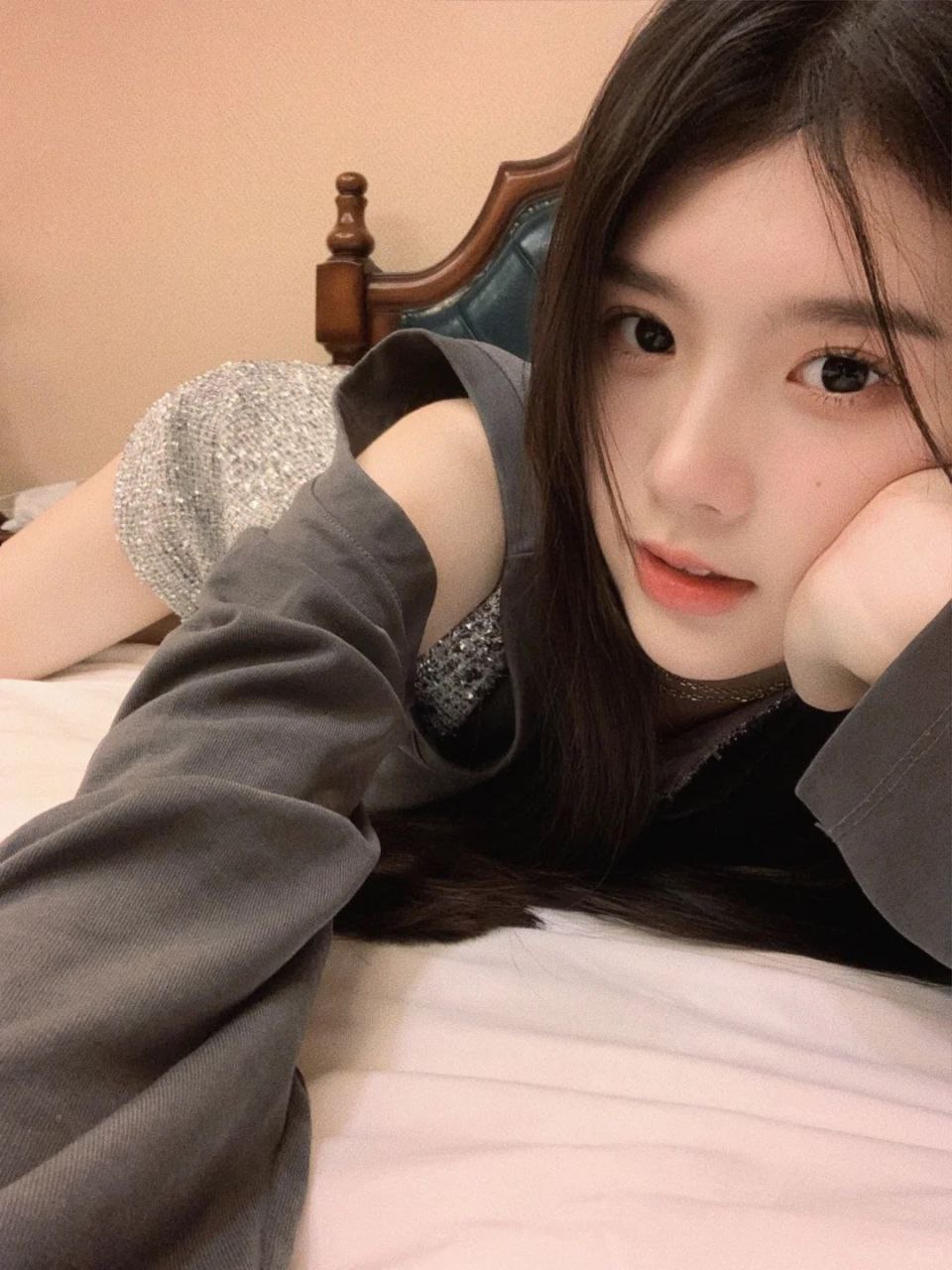 艺术学院新生Dovie