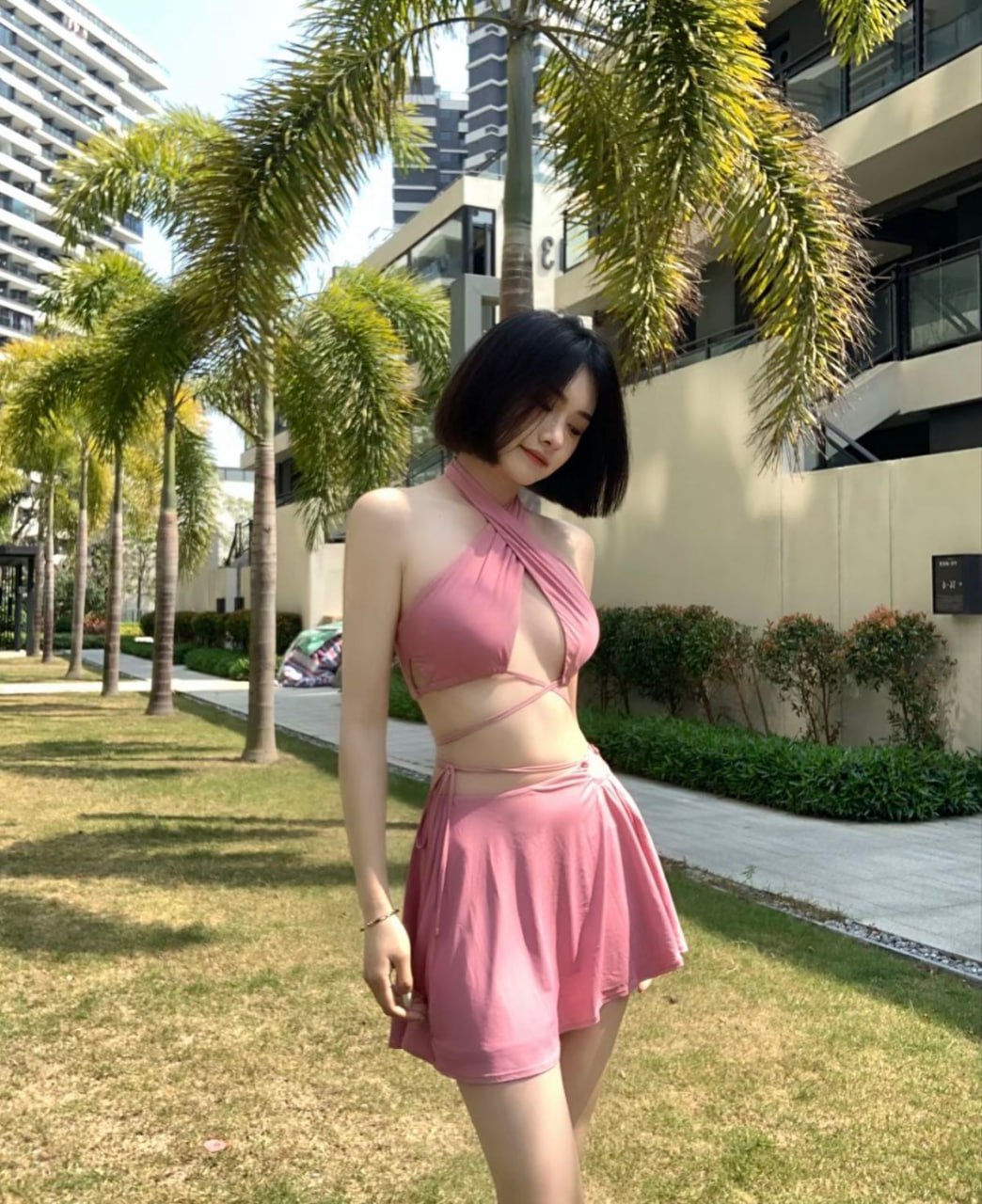 气质短发博主Enavi