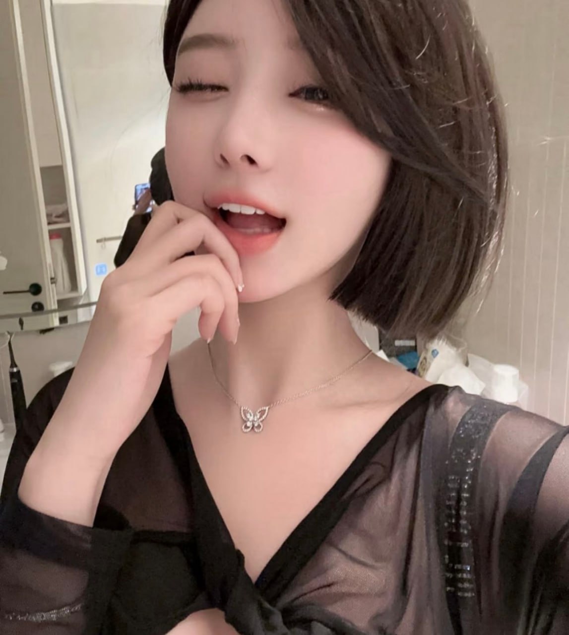 气质短发博主Enavi