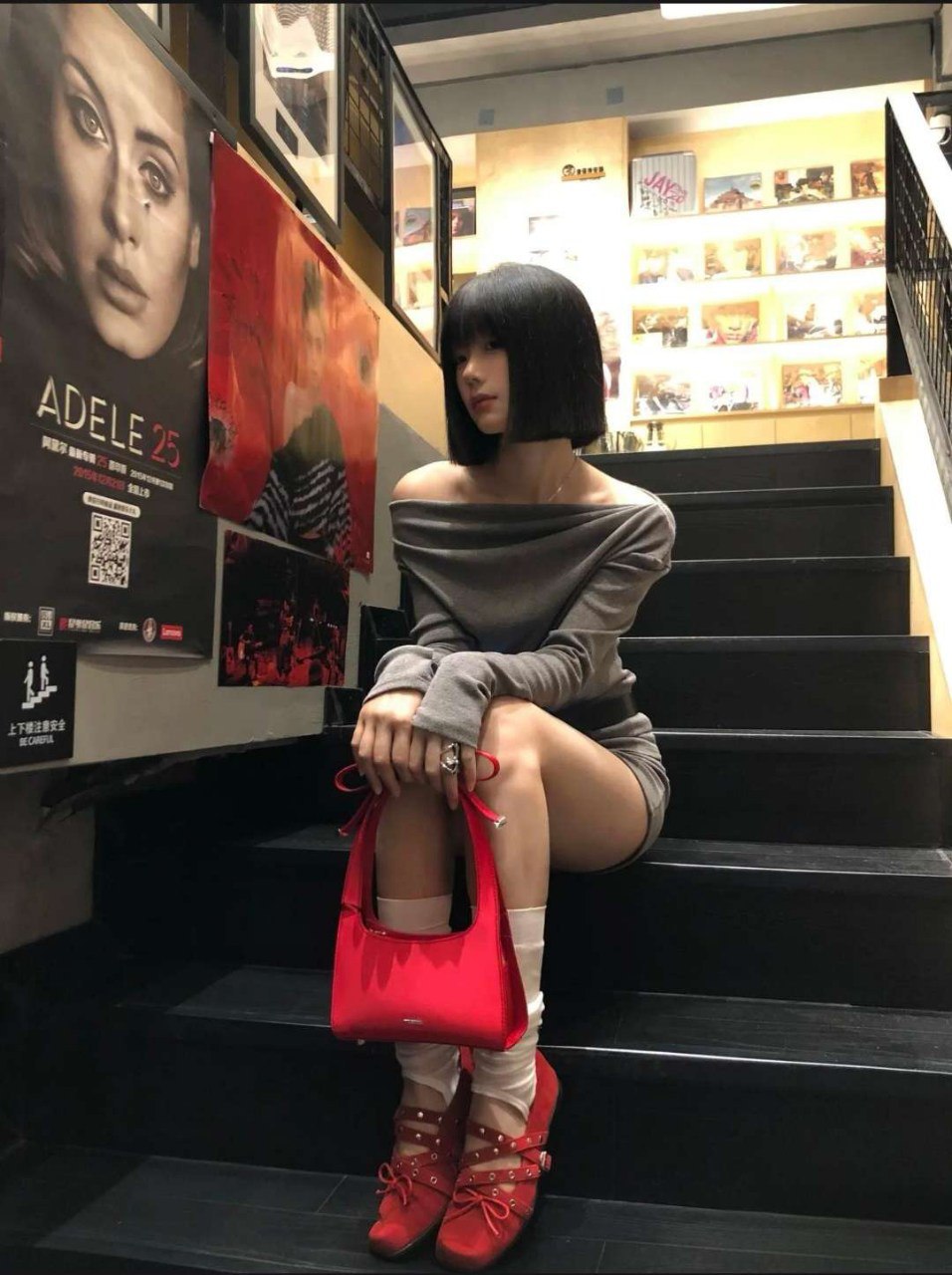短发飒爽辣妹Oraya