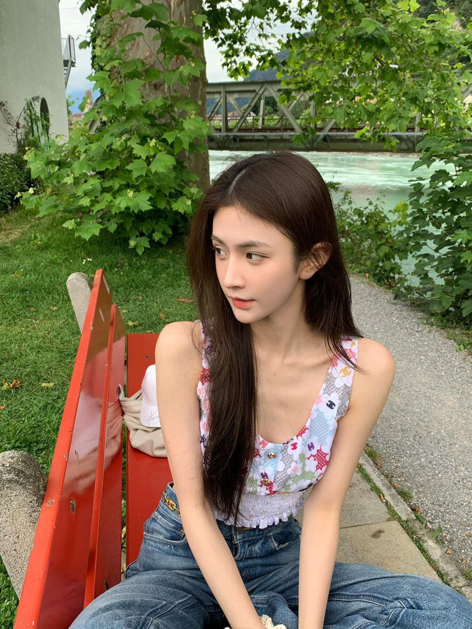 嗓音温柔甜美Lonis