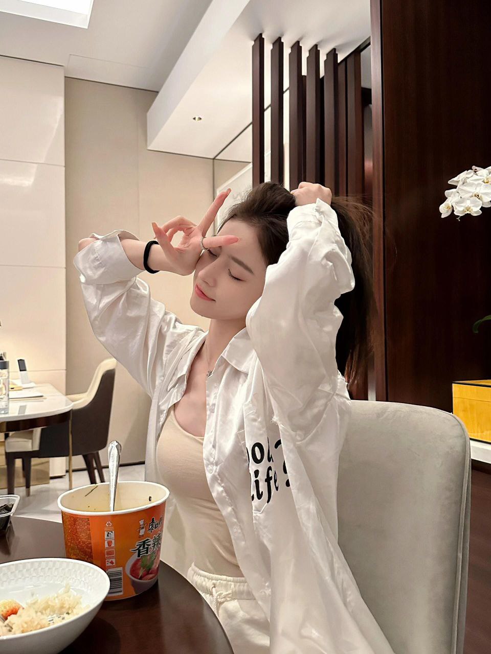 嗓音温柔甜美Lonis