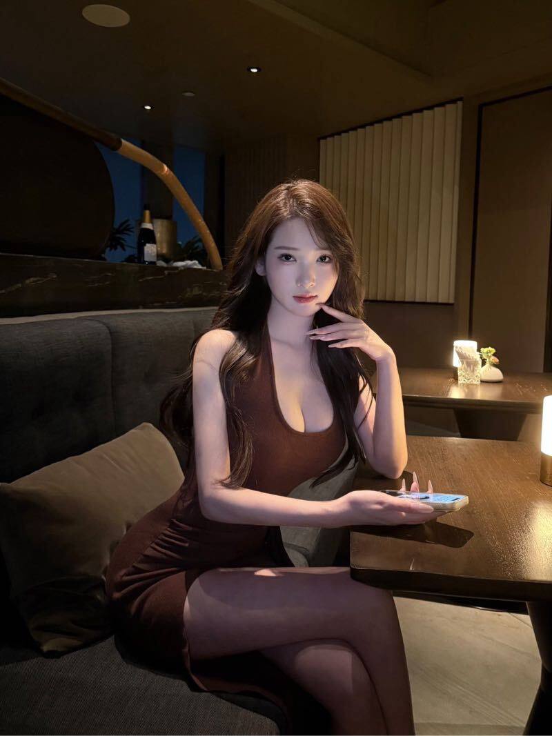 气质白领Halie