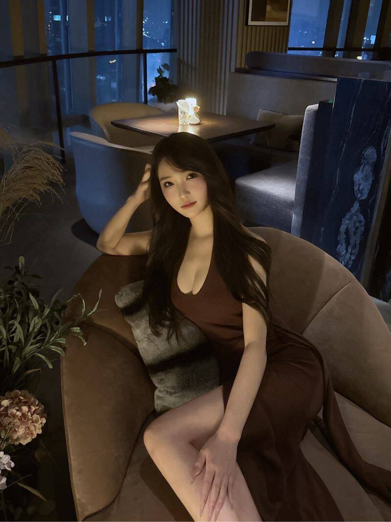 气质白领Halie