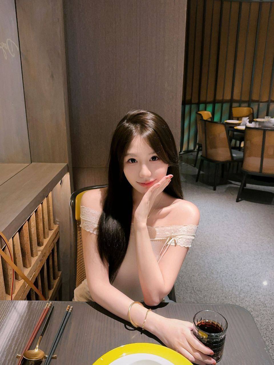 冷白皮妹妹Irely
