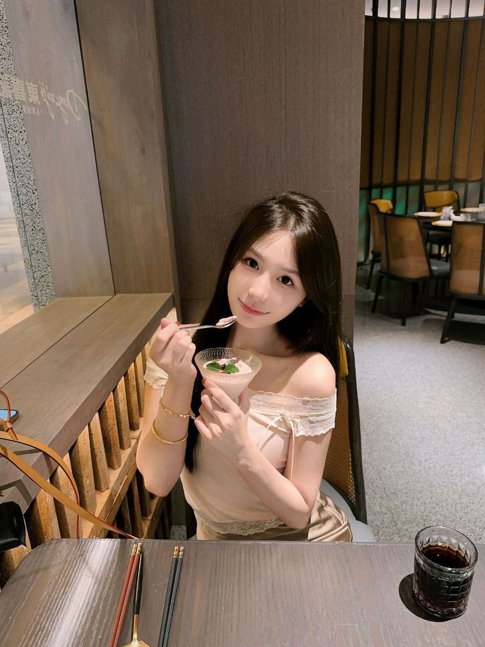 冷白皮妹妹Irely