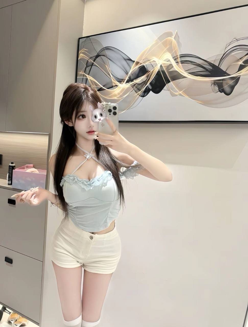 高辨识度美女Olira