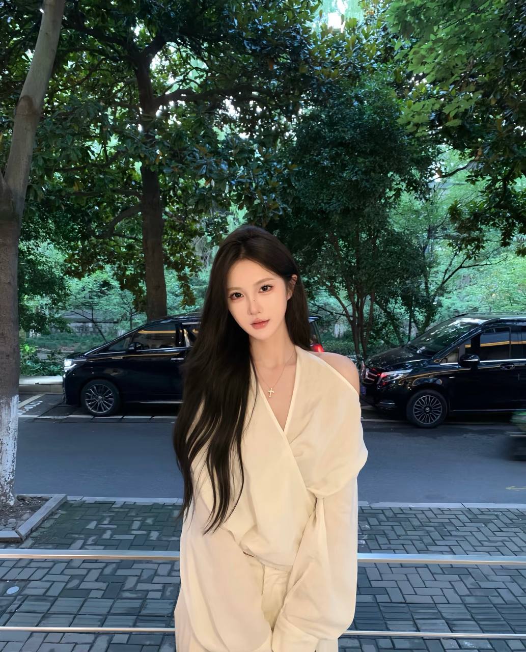 优雅气质女生小暖