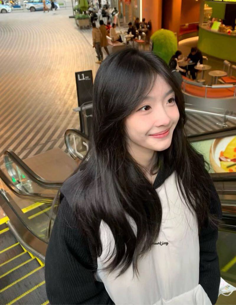 传媒系甜美学妹言妍