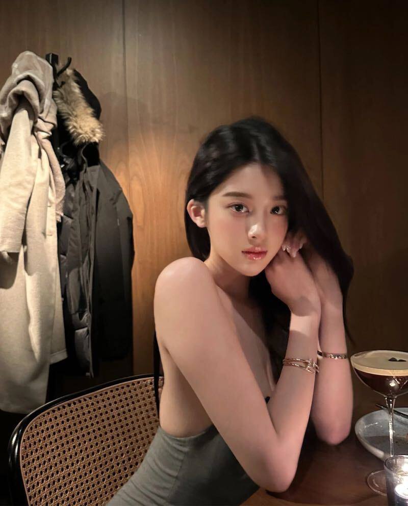 校园白月光蕾贝卡