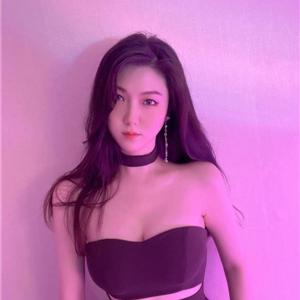 绝美可爱女友Adelaide