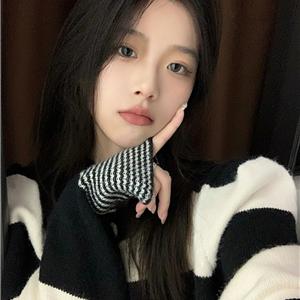 戏剧学院留学生Freesia