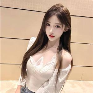 二次元宅女小容