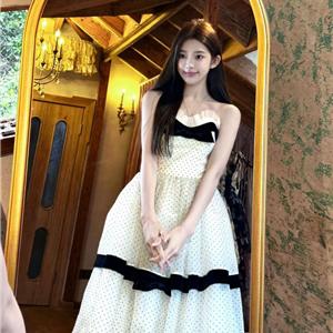 大二学生芩芩