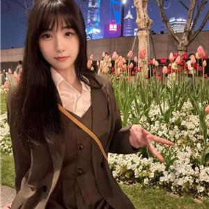 艺术院校毕业生Taryn