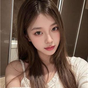 气质百变靓女Ferra