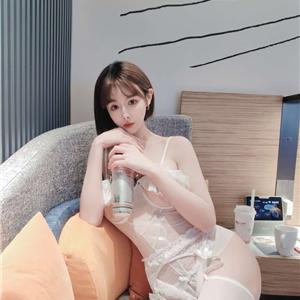 全能网红御姐洛娜